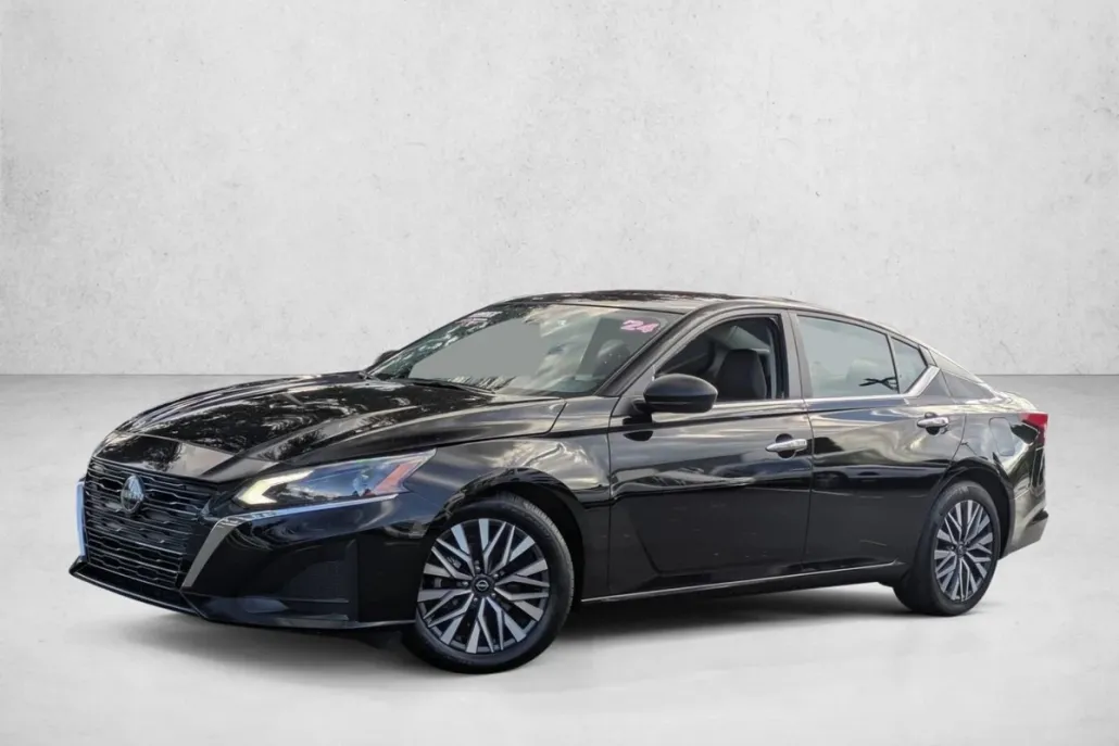 2024 Nissan Altima 2.5 SV photo 1