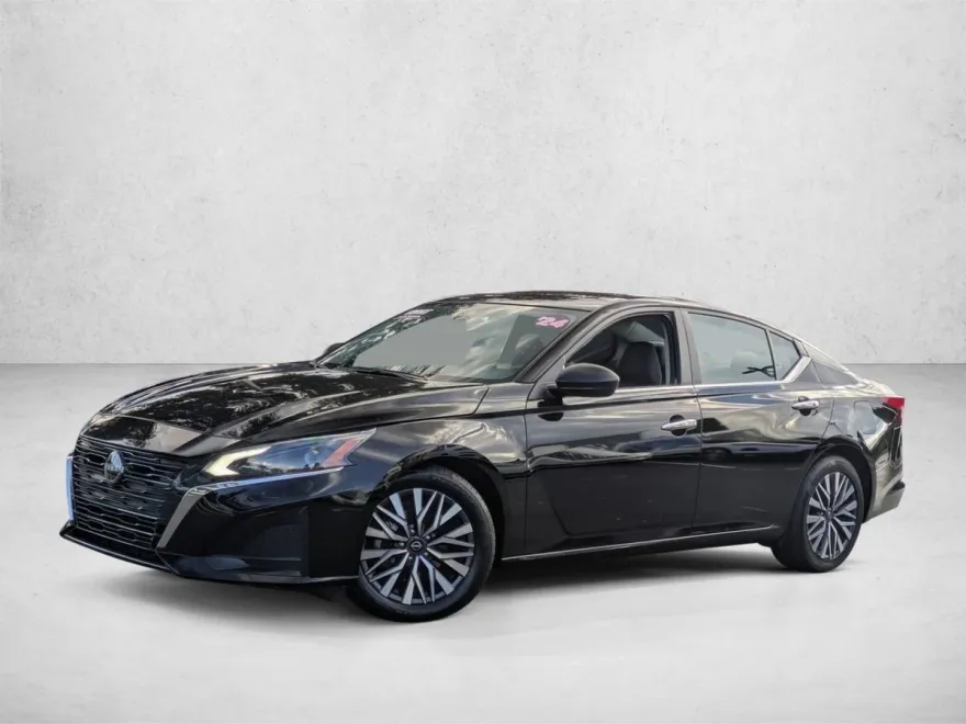 2024 Nissan Altima 2.5 SV photo 1
