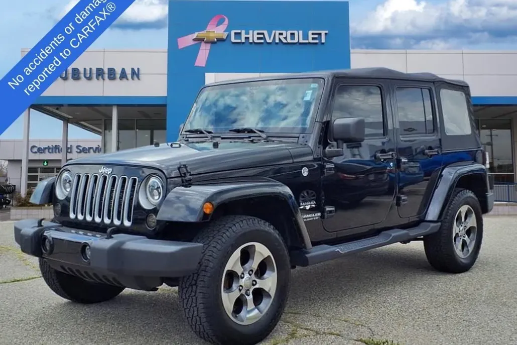 2017 Jeep Wrangler Unlimited Sahara photo 1