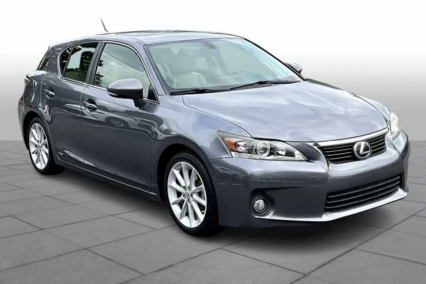 2013 Lexus CT 200h photo 1