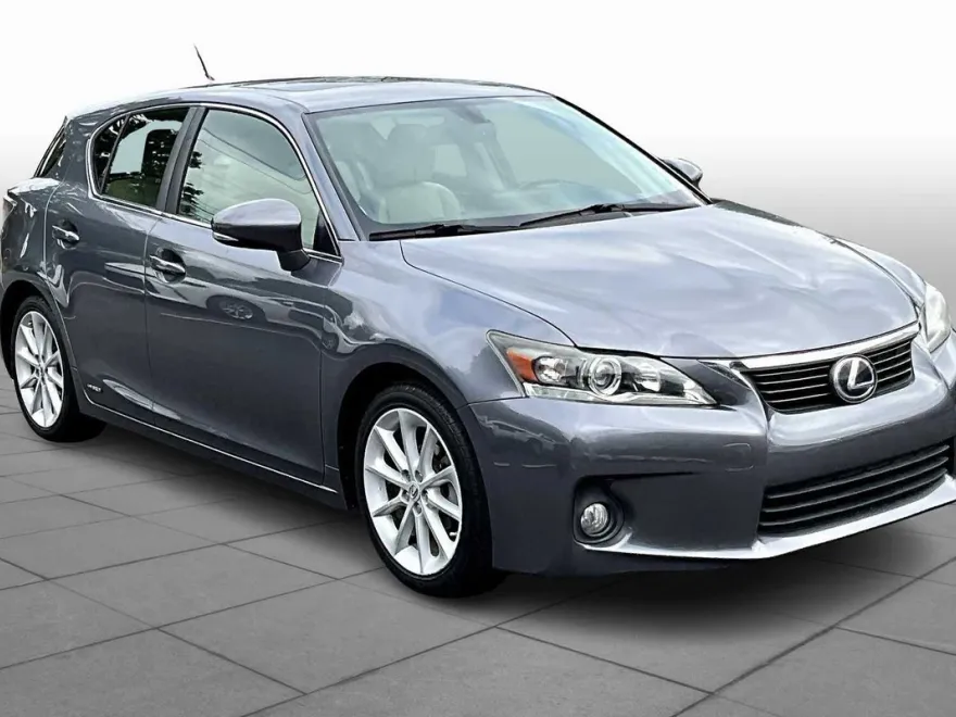 2013 Lexus CT 200h photo 1
