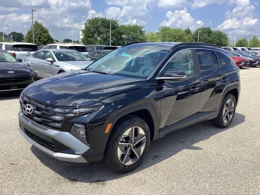 2025 Hyundai Tucson SE photo 1