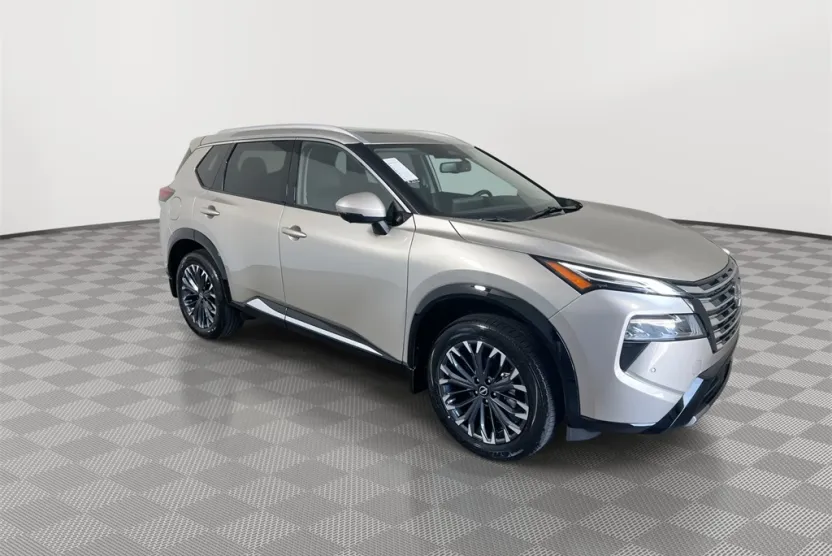 2026 Nissan Rogue Platinum photo 1