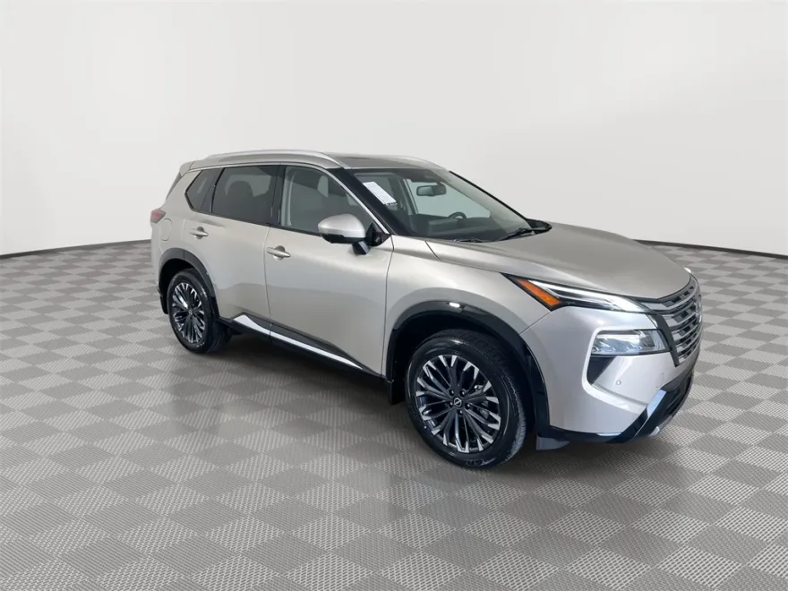 2026 Nissan Rogue Platinum photo 1