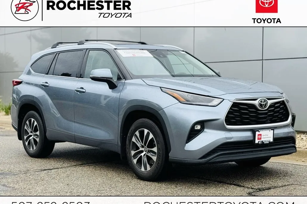 2022 Toyota Highlander XLE photo 1