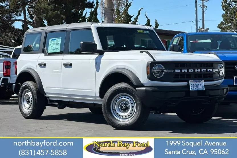 2025 Ford Bronco Base photo 1