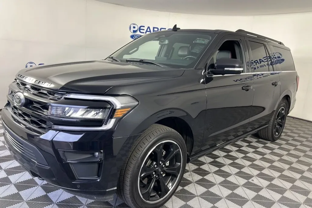2022 Ford Expedition MAX Limited photo 1
