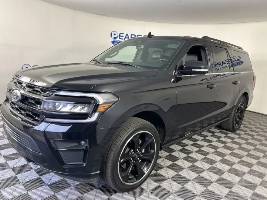 2022 Ford Expedition MAX Limited photo 1