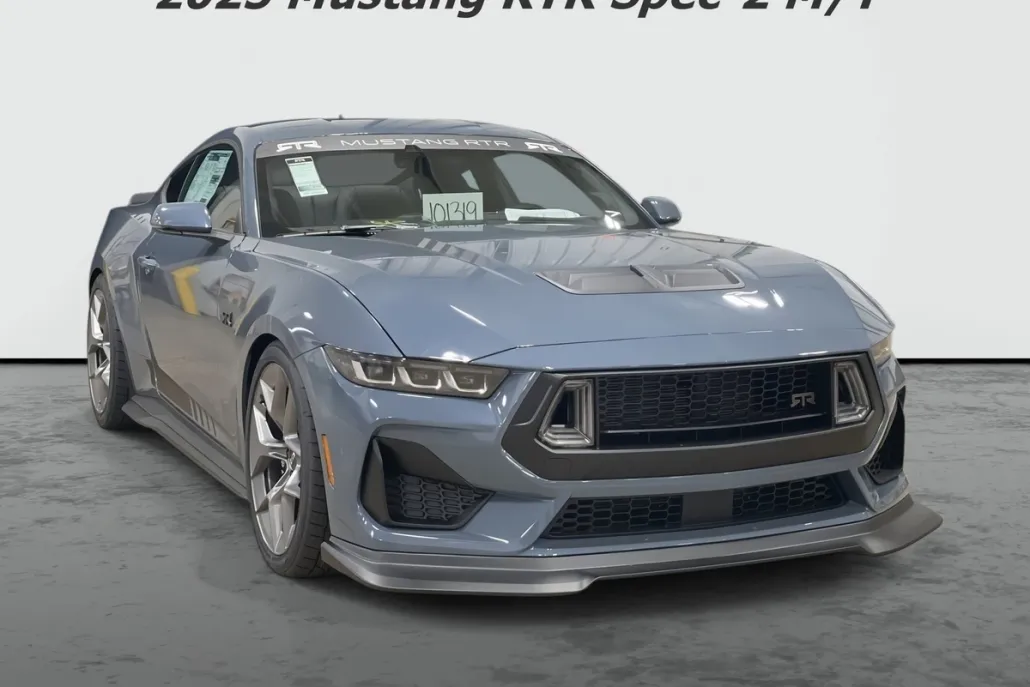 2025 Ford Mustang GT photo 1