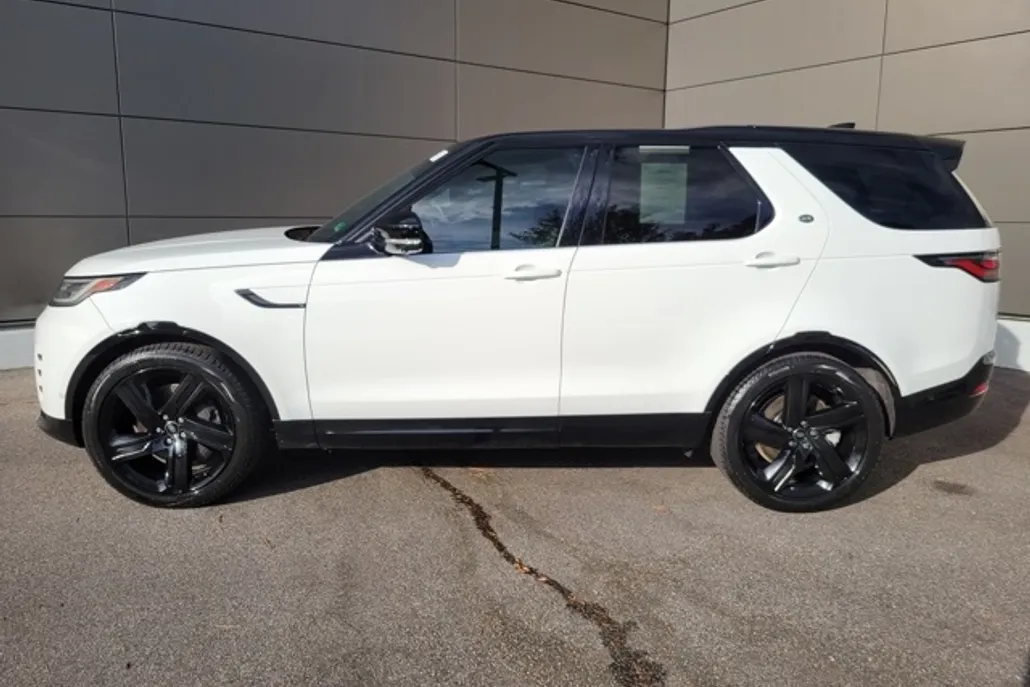 2023 Land Rover Discovery S R-Dynamic photo 1