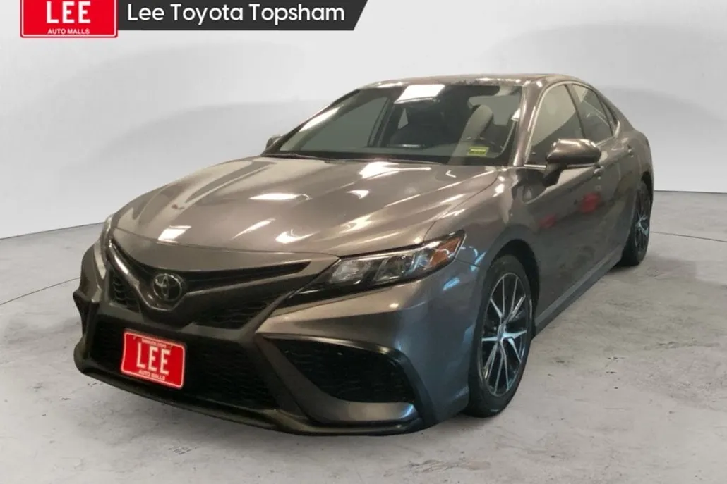2023 Toyota Camry SE photo 1