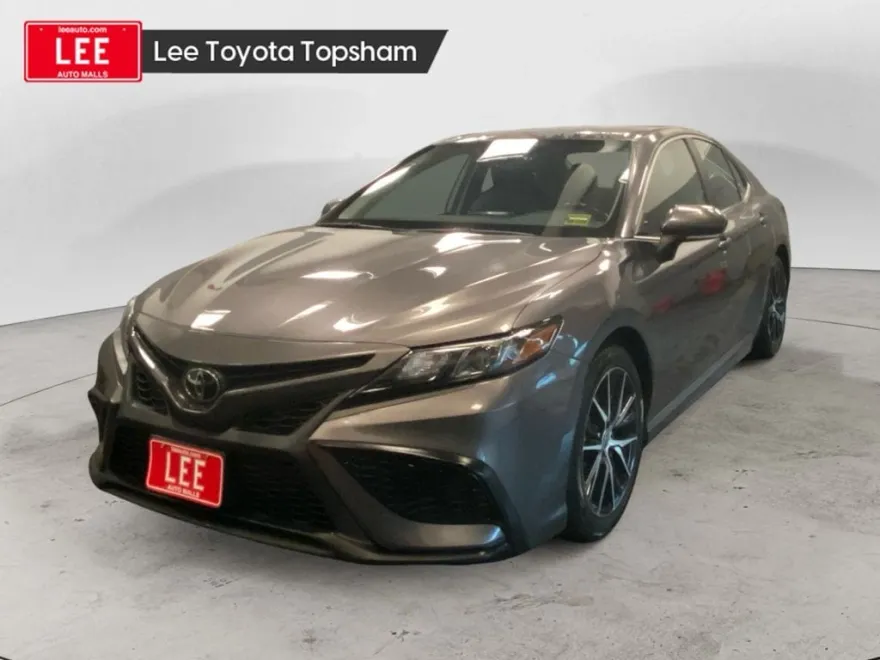 2023 Toyota Camry SE photo 1