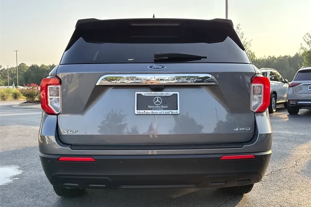 2022 Ford Explorer XLT photo 1