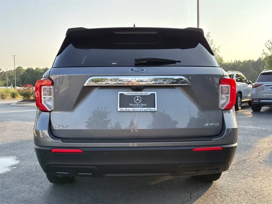 2022 Ford Explorer XLT photo 1