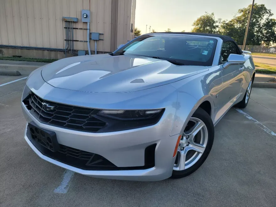 2019 Chevrolet Camaro 1LT photo 1