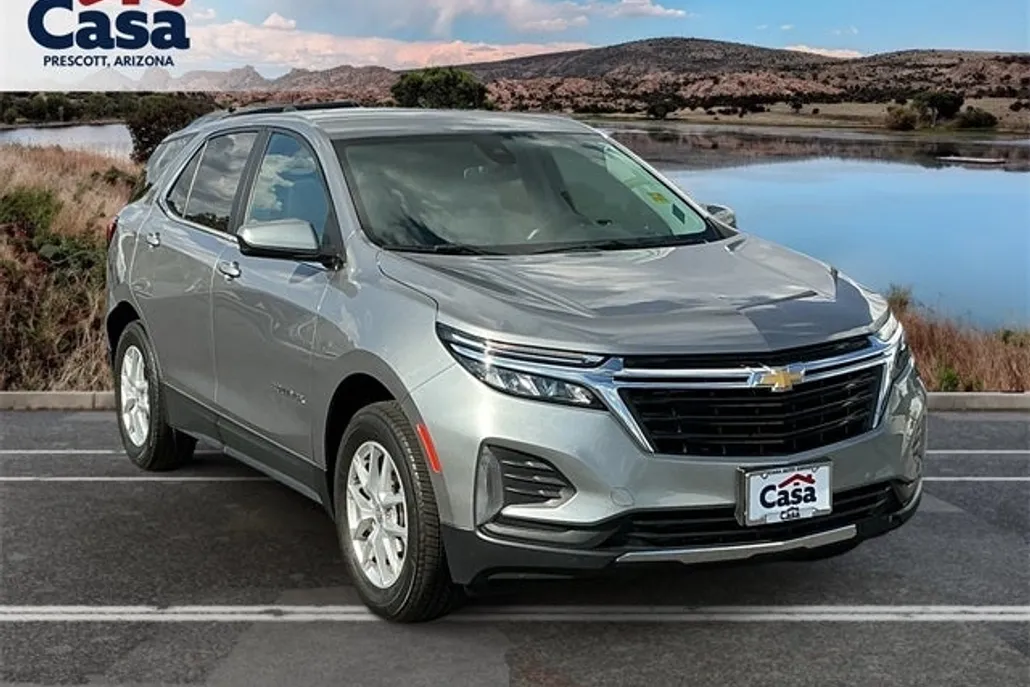 2023 Chevrolet Equinox LT photo 1