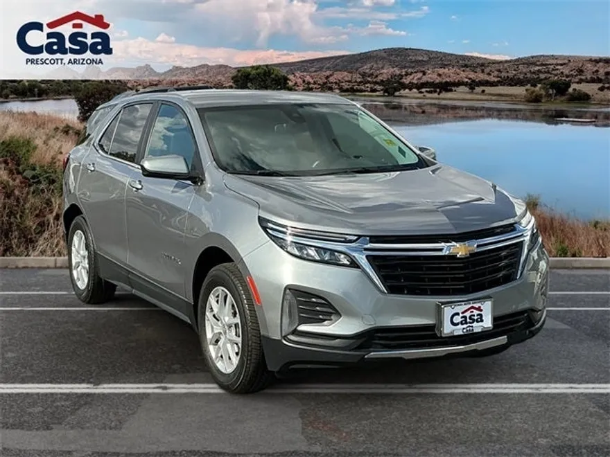 2023 Chevrolet Equinox LT photo 1