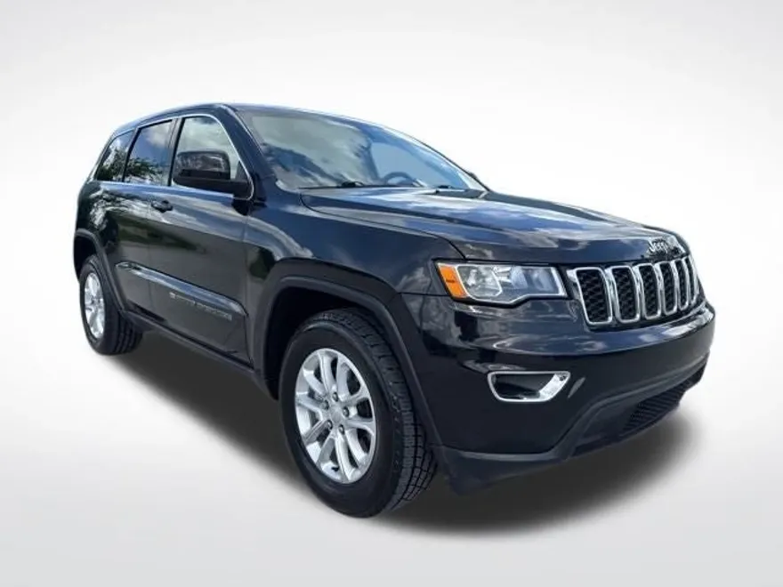 2022 Jeep Cherokee Laredo photo 1