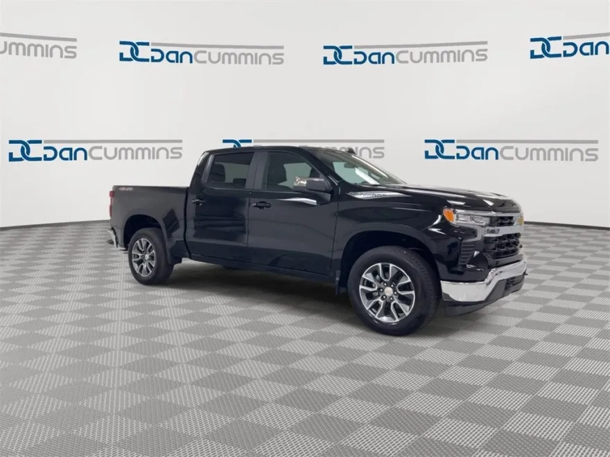 2025 Chevrolet Silverado 1500 LT photo 1