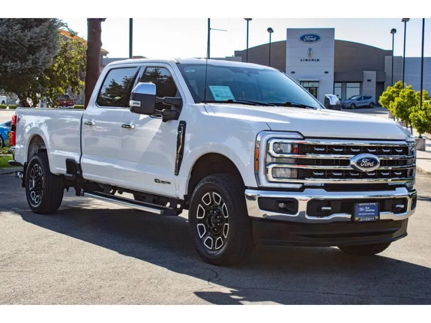 2024 Ford F-350 Lariat photo 1