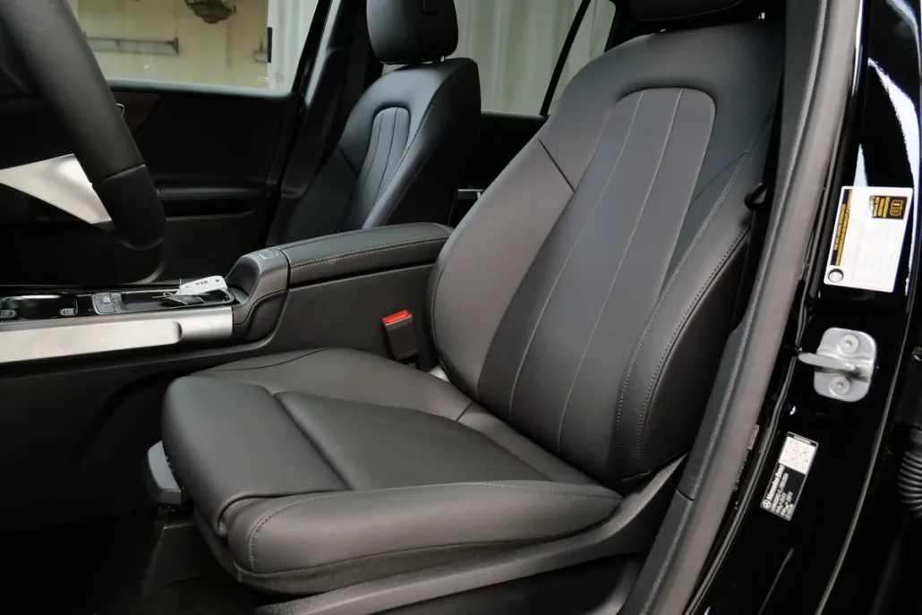 2026 Mercedes Benz GLB 250 4MATIC photo 1