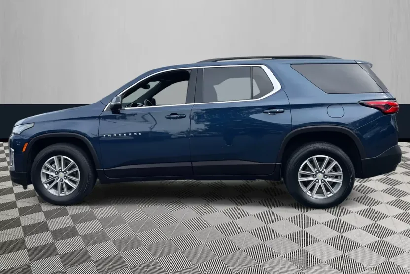 2022 Chevrolet Traverse Cloth 1LT photo 1