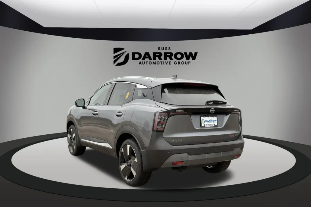 2025 Nissan Kicks SR photo 1