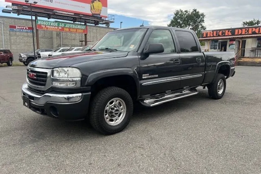 2005 Gmc Sierra SLT photo 1