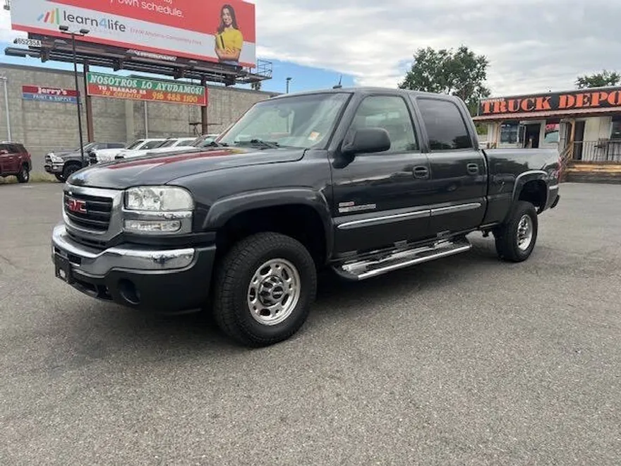 2005 Gmc Sierra SLT photo 1