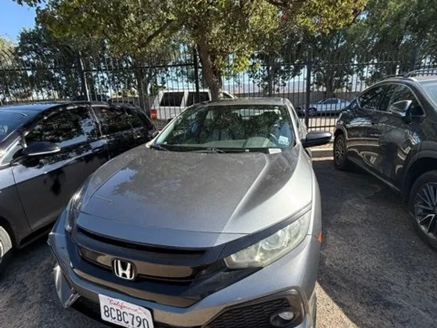 2018 Honda Civic Sport photo 1