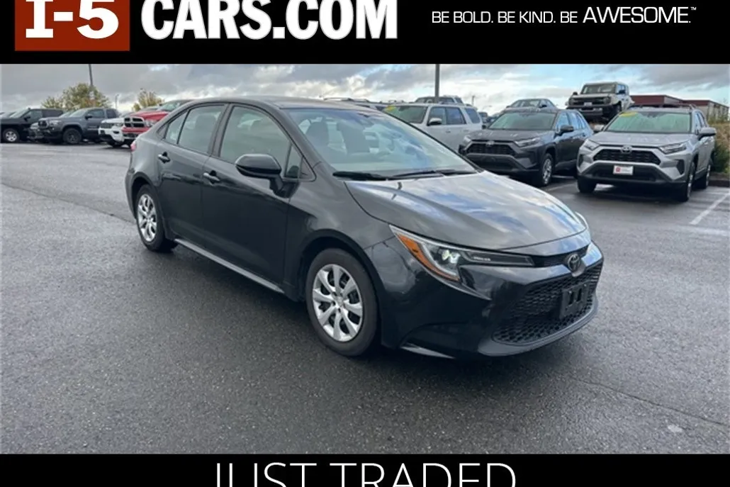 2022 Toyota Corolla LE photo 1