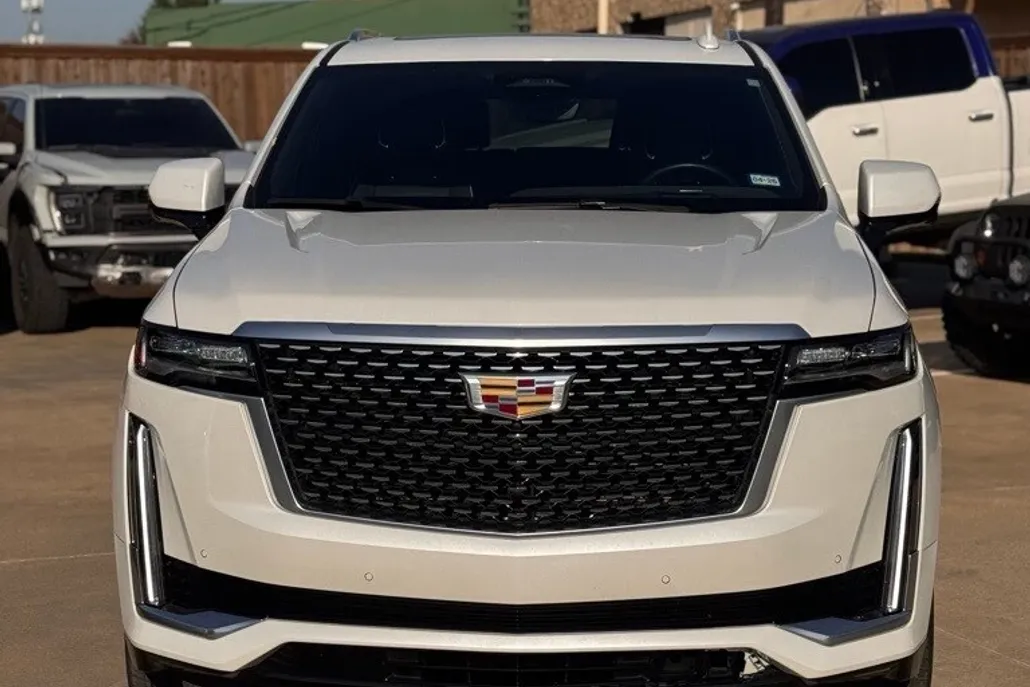 2023 Cadillac Escalade ESV Premium Luxury photo 1