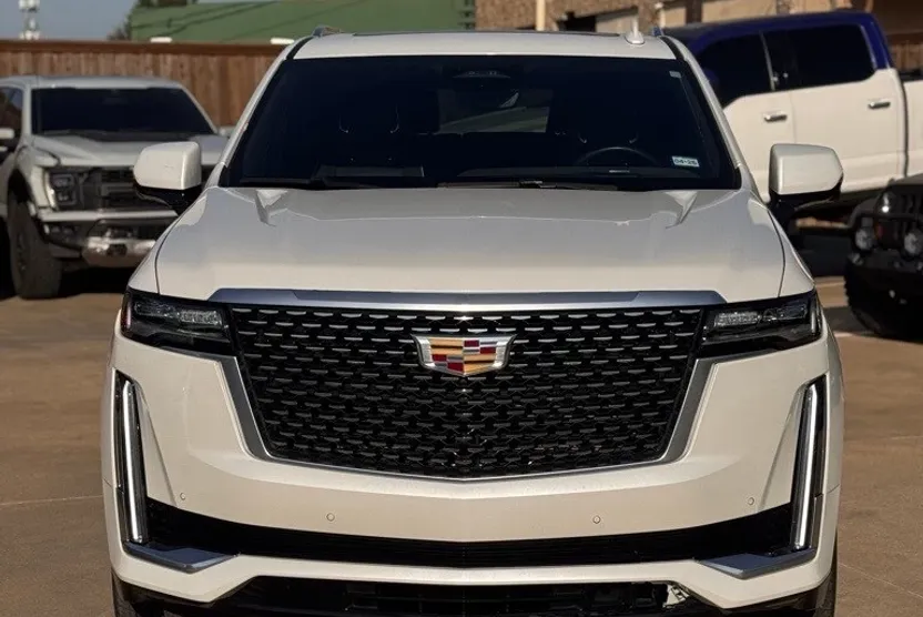 2023 Cadillac Escalade ESV Premium Luxury photo 1