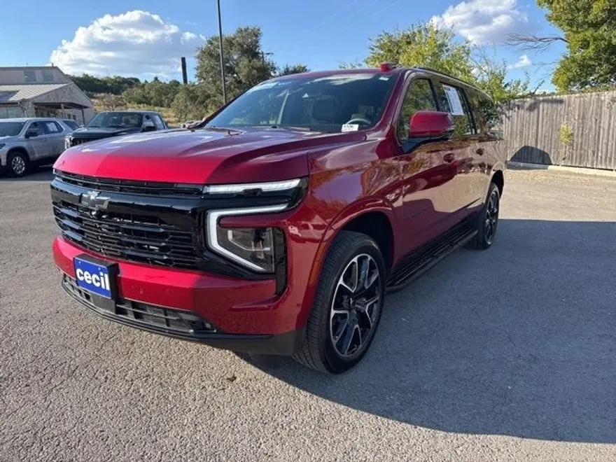 2025 Chevrolet Suburban RST photo 1
