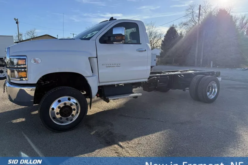 2024 Chevrolet Silverado 5500HD Work Truck photo 1