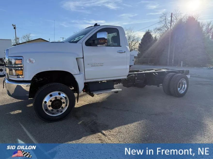 2024 Chevrolet Silverado 5500HD Work Truck photo 1