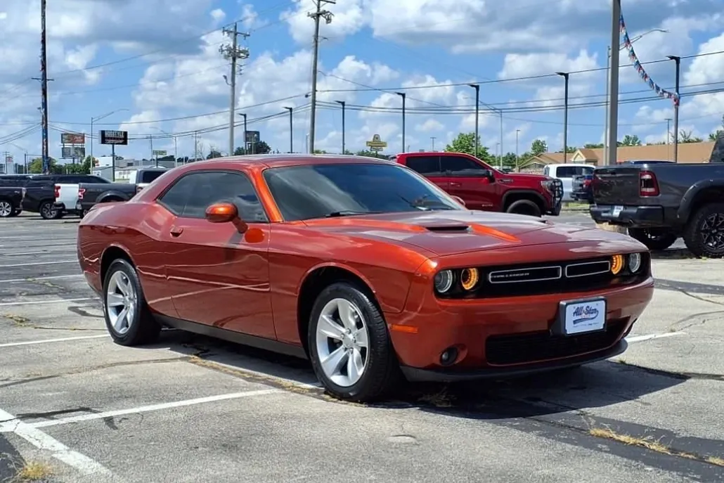 2021 Dodge Challenger SXT photo 1