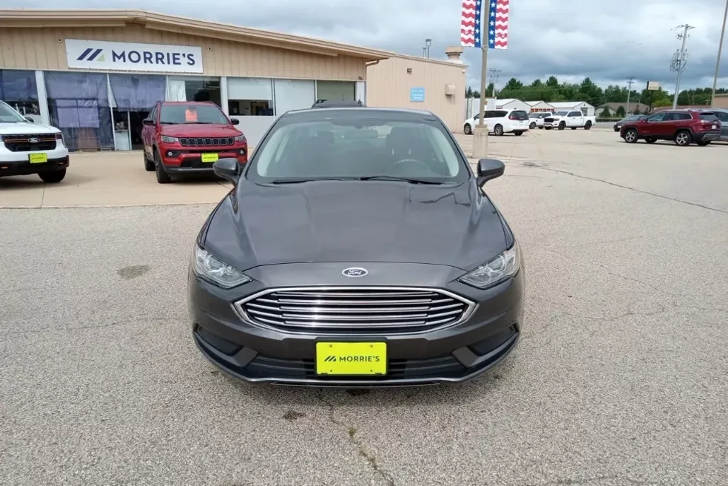 2018 Ford Fusion SE photo 1