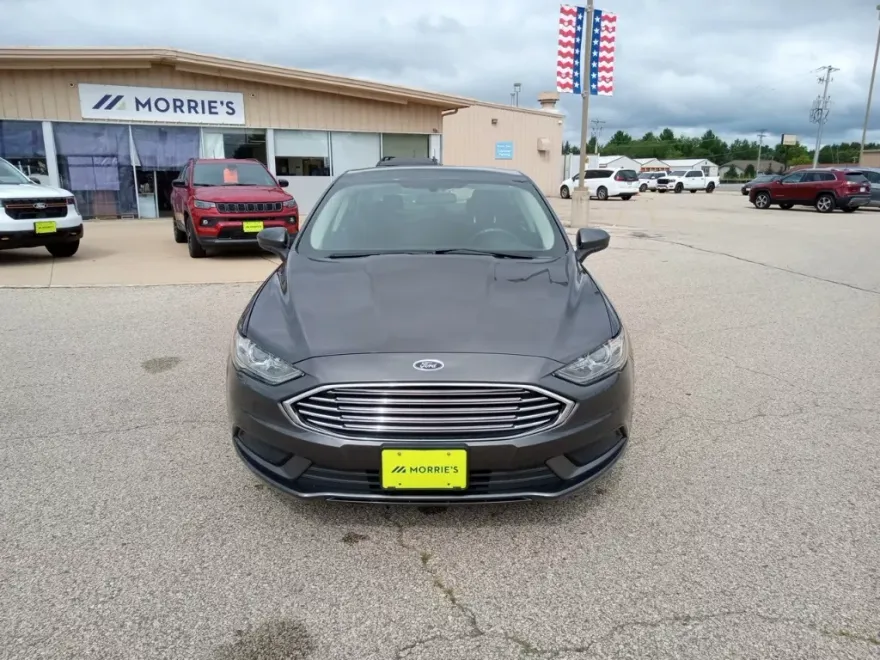 2018 Ford Fusion SE photo 1