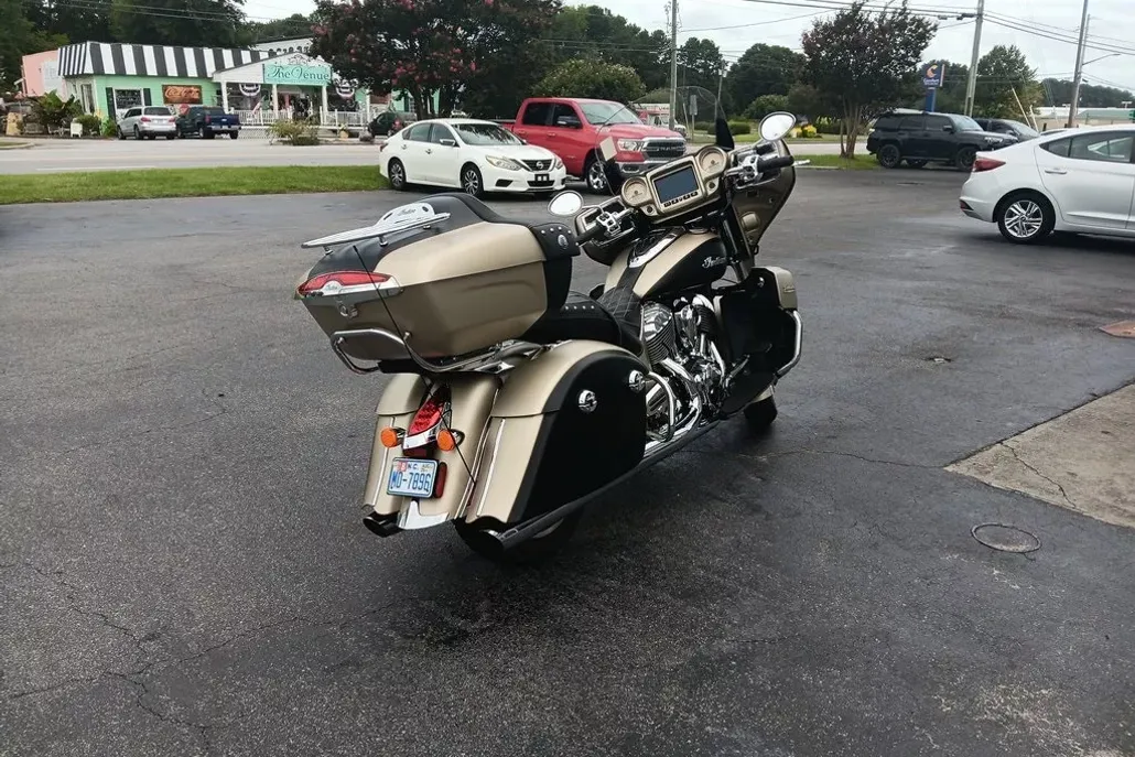 2019 Indian Motorcycle Chief Roadmaster photo 1