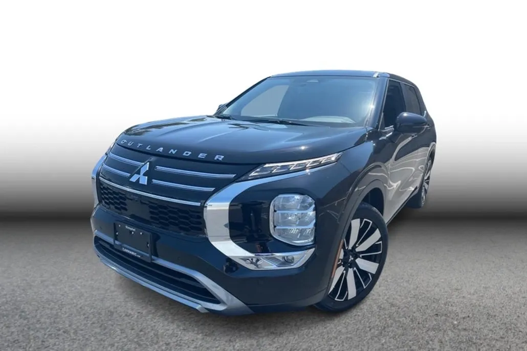 2025 Mitsubishi Outlander SE photo 1