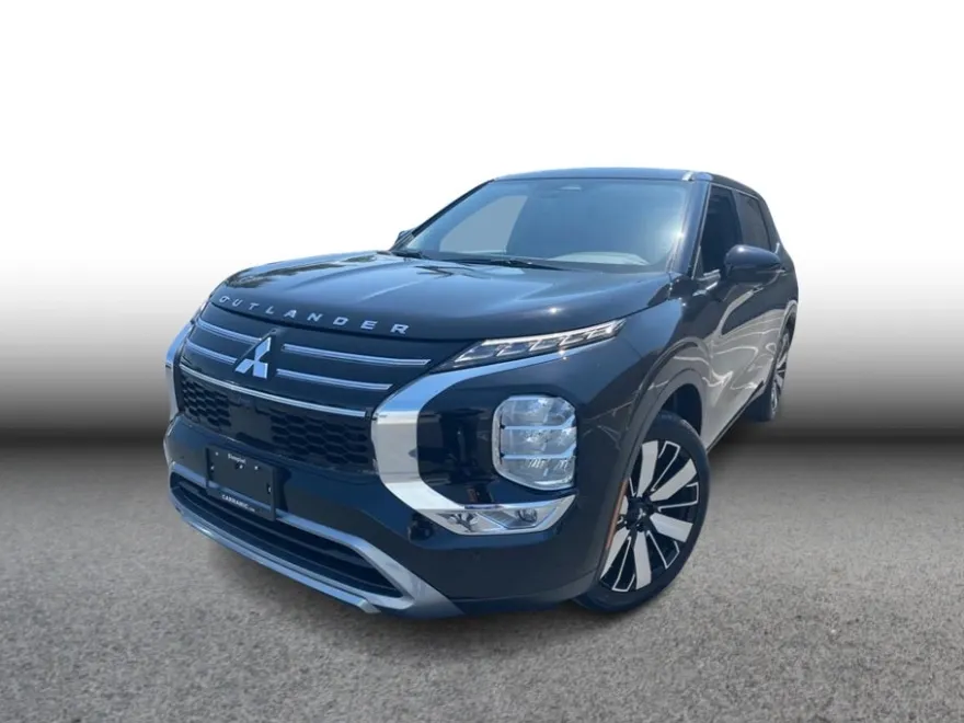 2025 Mitsubishi Outlander SE photo 1