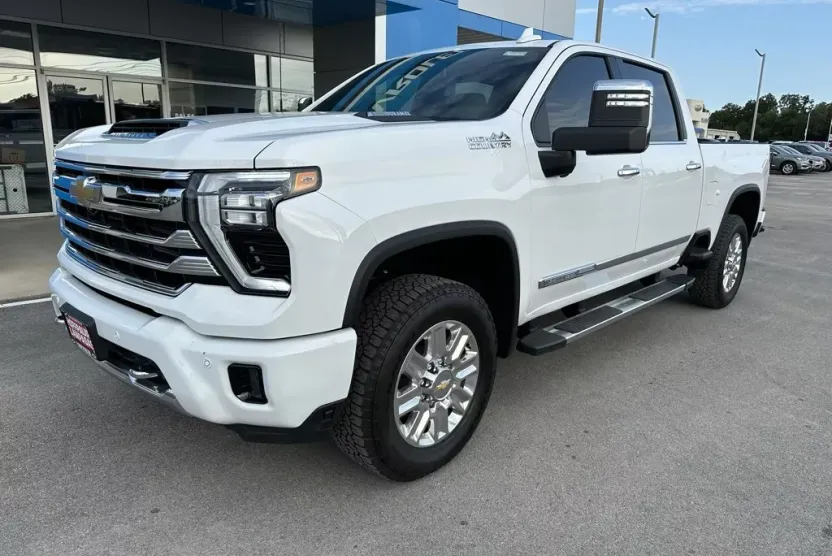 2025 Chevrolet Silverado 2500HD High Country photo 1