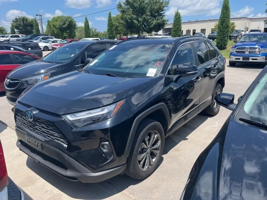 2022 Toyota RAV4 Hybrid Limited photo 1