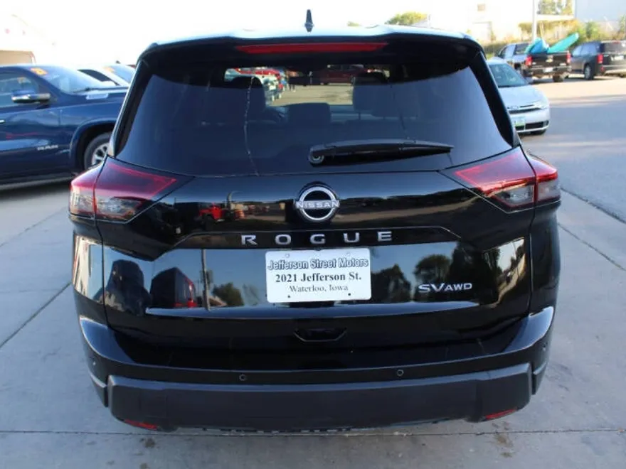 2024 Nissan Rogue SV photo 1