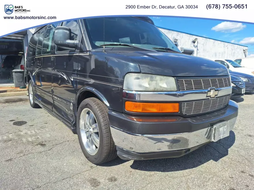 2005 Chevrolet Express 1500 Cargo Van photo 1