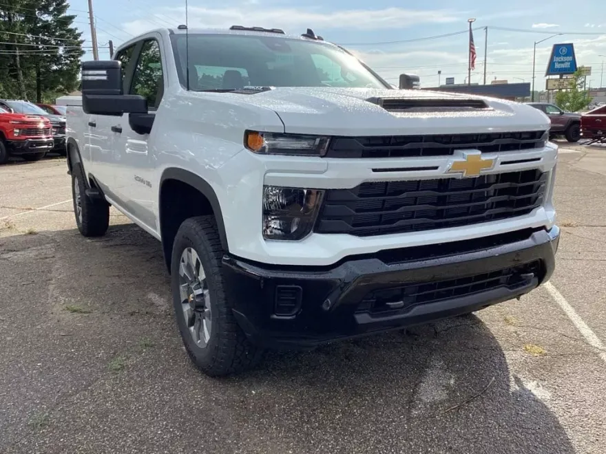 2025 Chevrolet Silverado 2500HD Custom photo 1