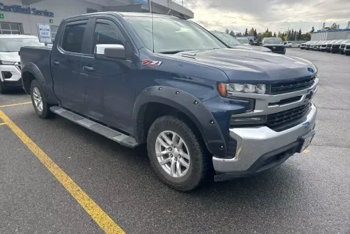2021 Chevrolet Silverado 1500 LT photo 2