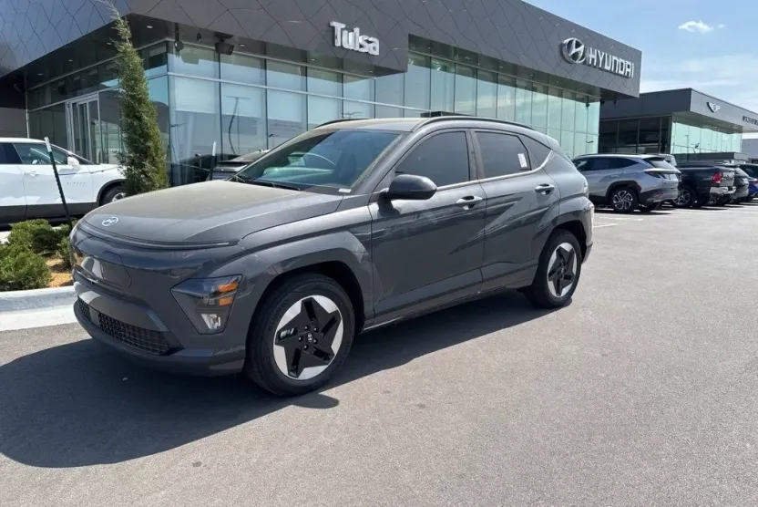 2025 Hyundai Kona Electric SEL photo 1