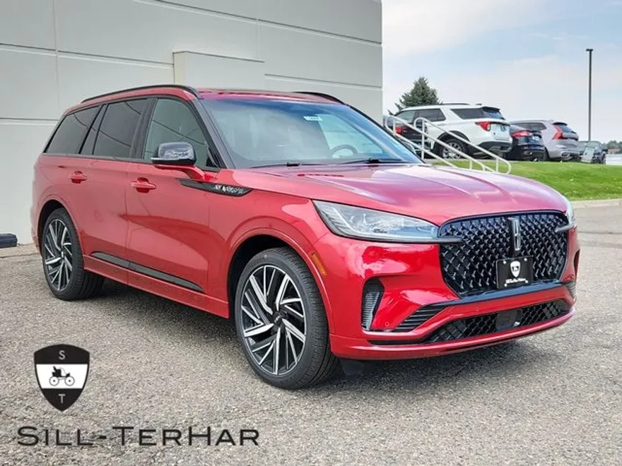 2025 Lincoln Aviator Black Label photo 1
